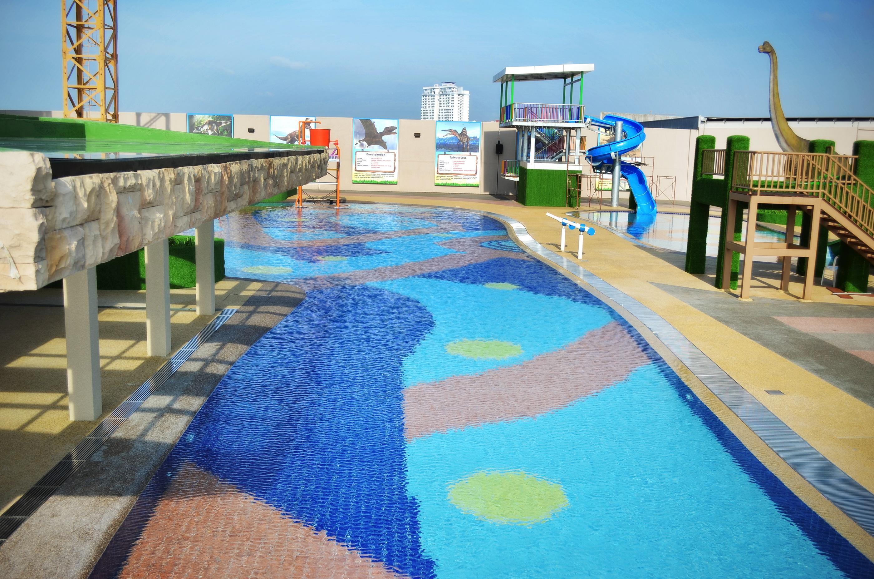 Ksl Hotel & Resort Johor Bahru Ngoại thất bức ảnh The park's swimming pool
