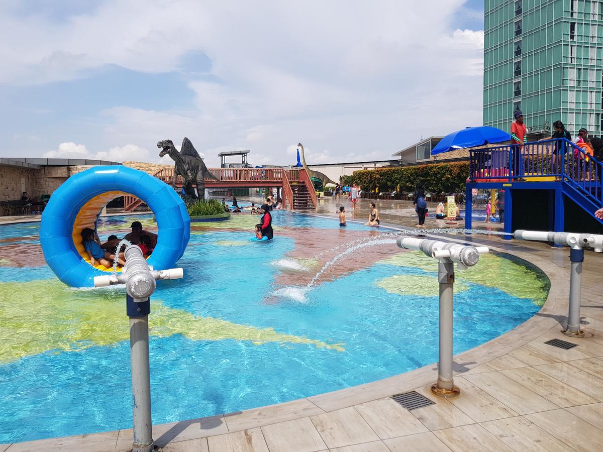 Ksl Hotel & Resort Johor Bahru Ngoại thất bức ảnh The park's swimming pool